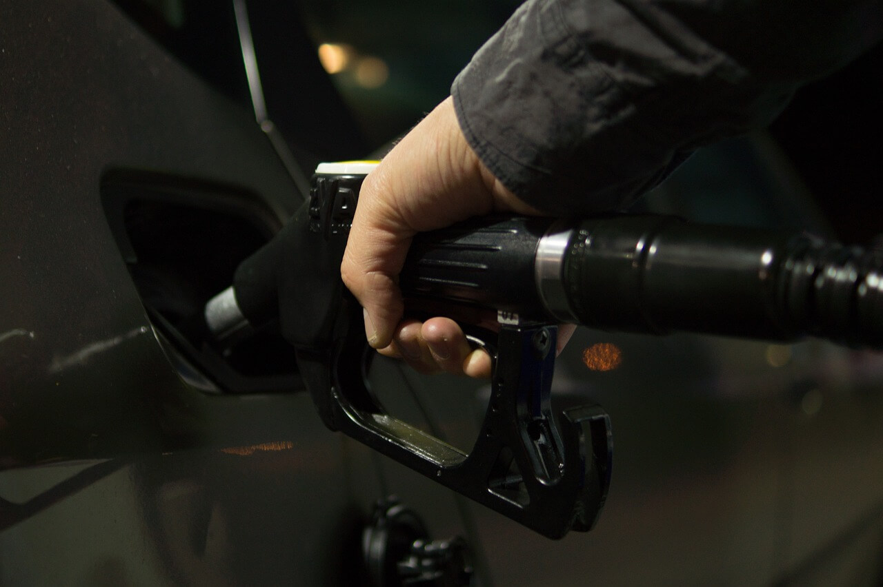 Land Rover petrol refill